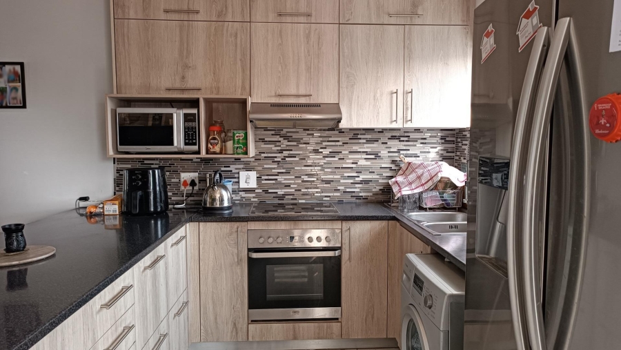 2 Bedroom Property for Sale in Zonnebloem Western Cape